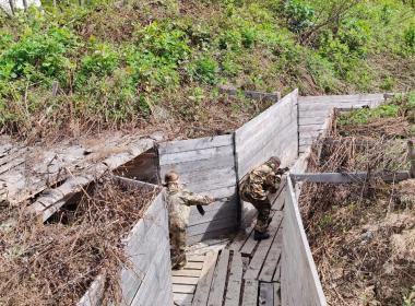 Сахалинские курсанты отработали навыки в условиях, приближенных к реальным