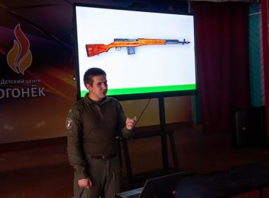 Курсантам филиала Центра «ВОИН» в Бурятии рассказали историю стрелкового оружия