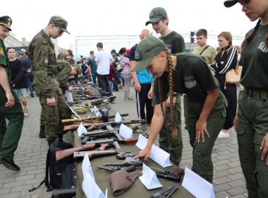 Свердловские курсанты встретили агитпоезд «Единство в памяти, сила в подвиге»