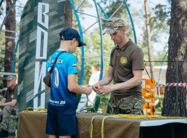 Жители Хабаровска прошли «Тропу воина» в День ветерана боевых действий