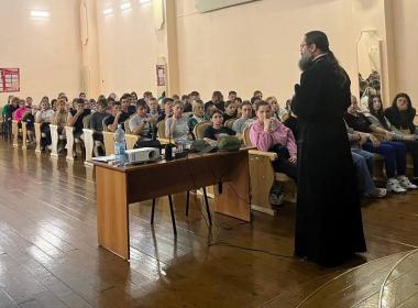 Курсанты кузбасского филиала Центра «Воин» обсудили патриотизм с представителем духовенства