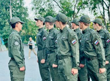 Гордость и дисциплина: курсанты Центра «ВОИН» блеснули на смотре строя и песни