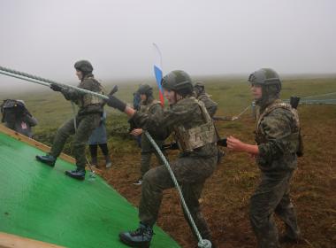 К 80-летию Курильской десантной операции Центр «ВОИН» организовал полосу препятствий «Штурм Шумшу» на Сахалине