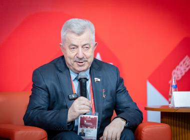 Виктор Водолацкий поделился успешными практиками Центра «ВОИН» с участниками Всероссийского патриотического форума