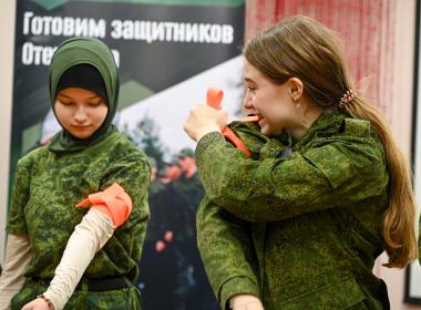 Центр «ВОИН» научил московских кадетов накладывать жгут и турникет