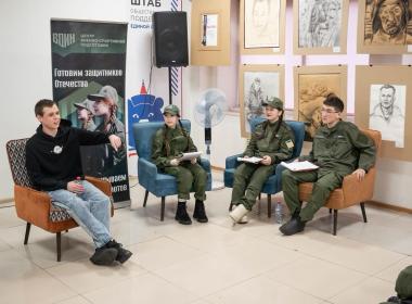 Блогер Цырен Батоцыренов встретился с курсантами Центра «ВОИН»